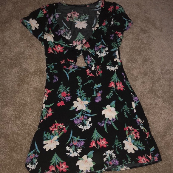 Dresses & Skirts - Flower Tie Front Dress